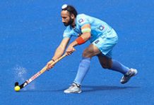 Paralympian Devendra Jhajharia, Sardar Singh receive Rajiv Gandhi Khel Ratna from President Kovind Sardar Singh 2