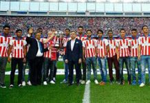 Atlético de Kolkata reinforce squad with Spanish centre forward Juan Belencoso Atletico de Kolkata team and officials at the Vicente Calderon Stadium with the ISL Trophy