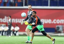Indian Super League: Mumbai City, Delhi Dynamos eye top spot Mumbai City FC goalkeepers AmrinderSinghand RobertoVolpatoatpractice