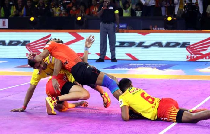 Abhishek Singhs raid against Gujarat Fortunegiants