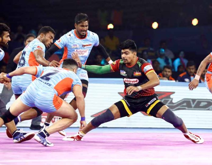 Pawan raiding against Bengal Warriors Pawan raiding against Bengal Warriors