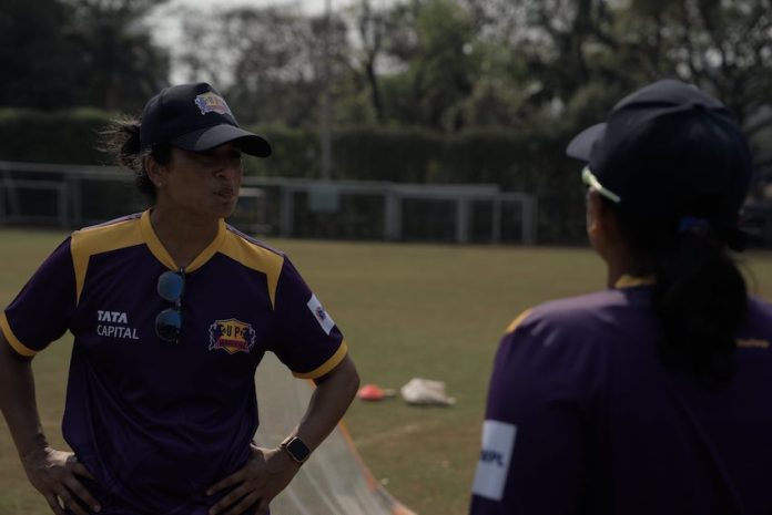Lisa-Sthalekar_-Mentor-of-the-UP-Warriorz-during-practice-at-the-off-season-camp-in-Bengaluru-4-min