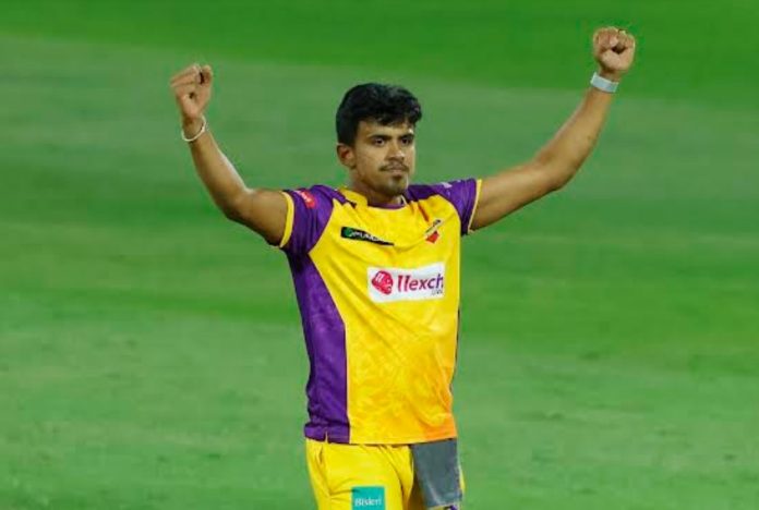 Theekshana and Sams bowl out Dubai Capitals for 104 and lift Sharjah Warriors to a nine wicket win Theekshana and Sams bowl out Dubai Capitals for 104 and lift Sharjah Warriors to a nine wicket win