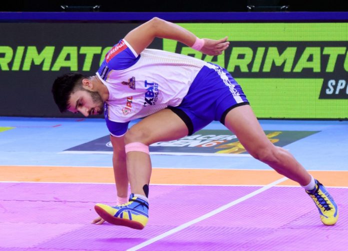 Anhu Malik Ashish Malik and Yogesh shine as Dabang Delhi KC make easy work of Tamil Thalaivas
