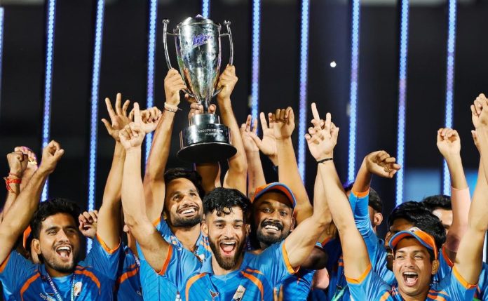 Harodwar Elma with Winners trophy Harodwar Elma with Winners trophy